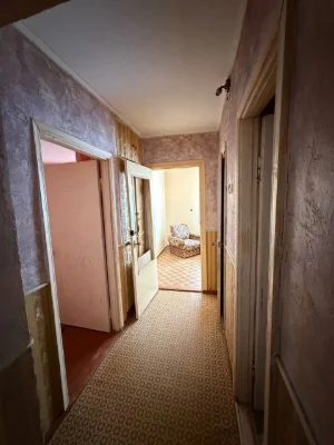 Продаж 3-кімнатного житла в центрі міста.