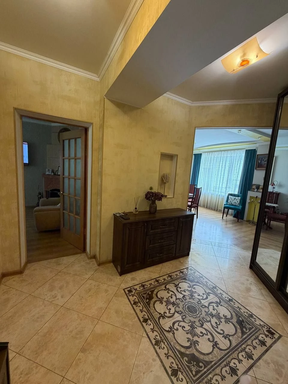 Продаж 3-кімнатної квартири район Морське