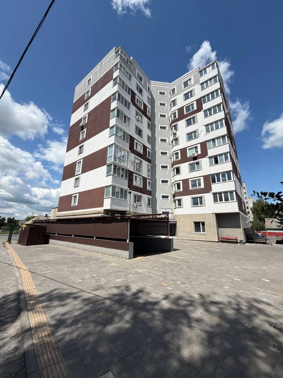 Продаж 3-кімнатного пентхаусу.