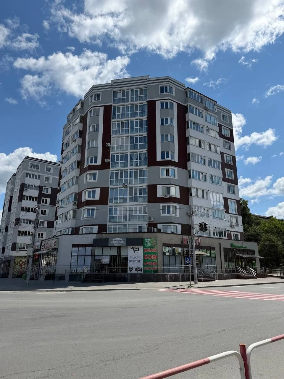 Продаж 3-кімнатного пентхаусу.