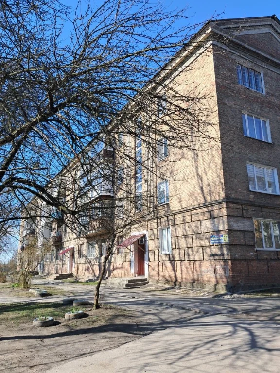 Продається 4-кімнатна квартира