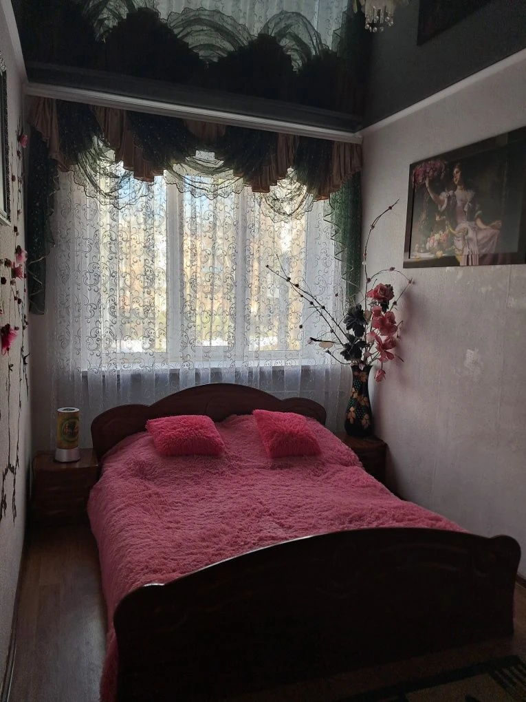 Продається 4-кімнатна квартира