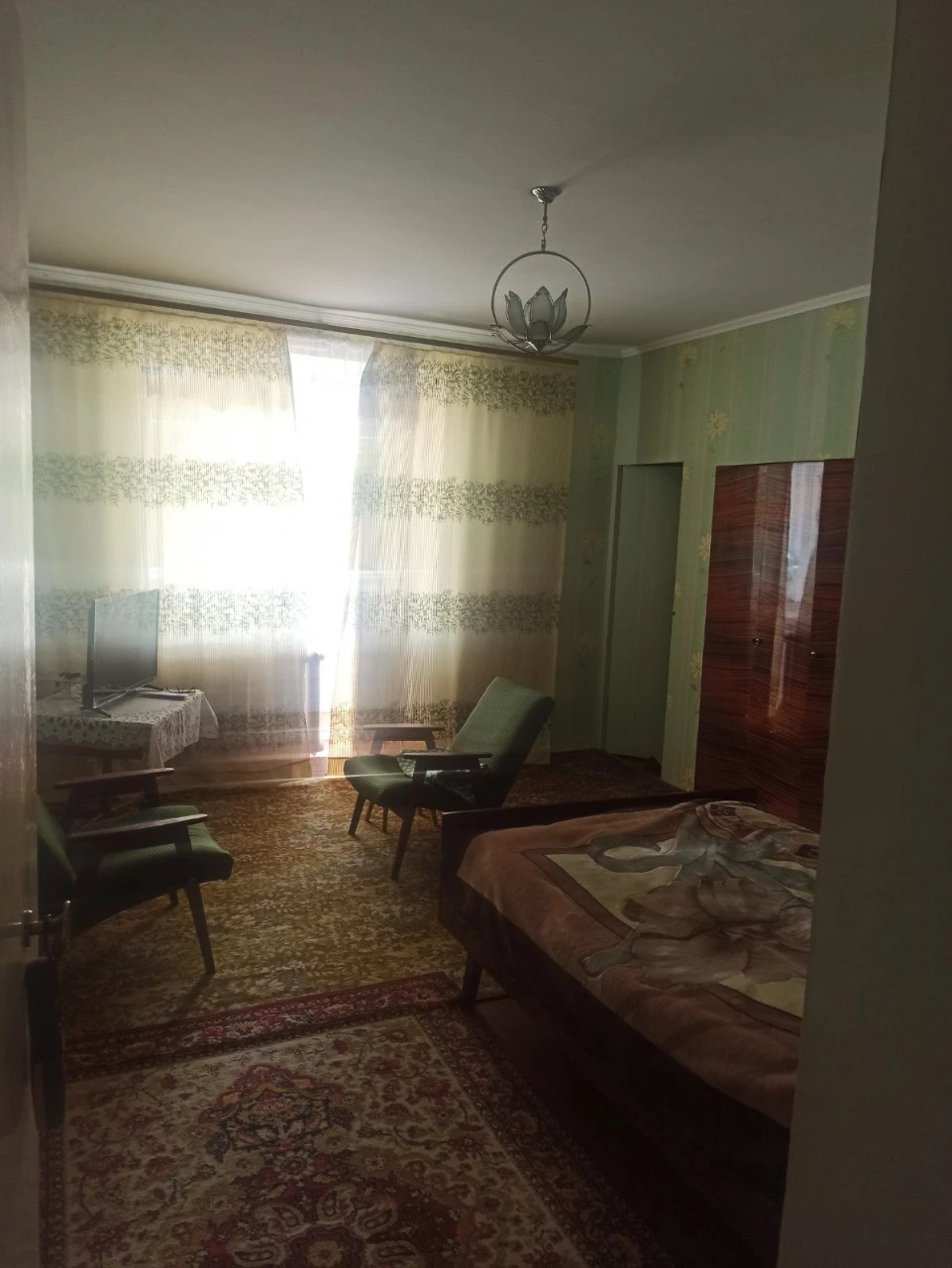 Продам трехкомнатную квартиру