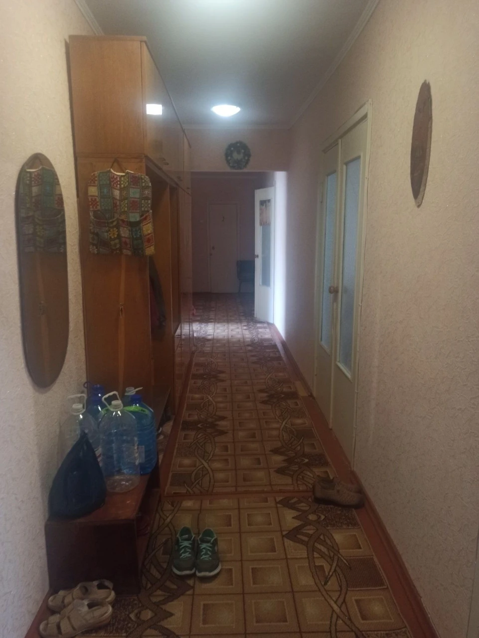 Продам трехкомнатную квартиру