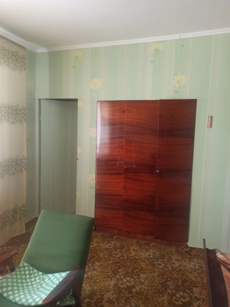 Продам трехкомнатную квартиру