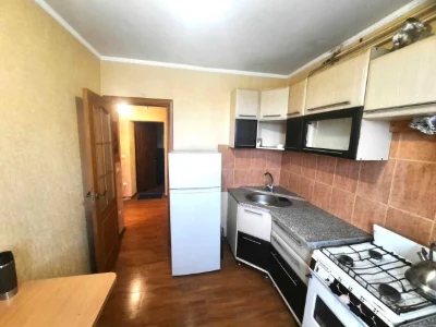 Продам простору 1 кім. квартиру, пгт Кварцитне, м.Овруч, чуд