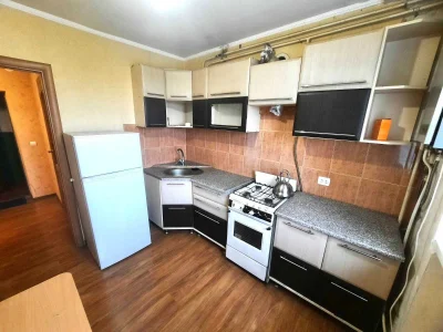 Продам простору 1 кім. квартиру, пгт Кварцитне, м.Овруч, чуд