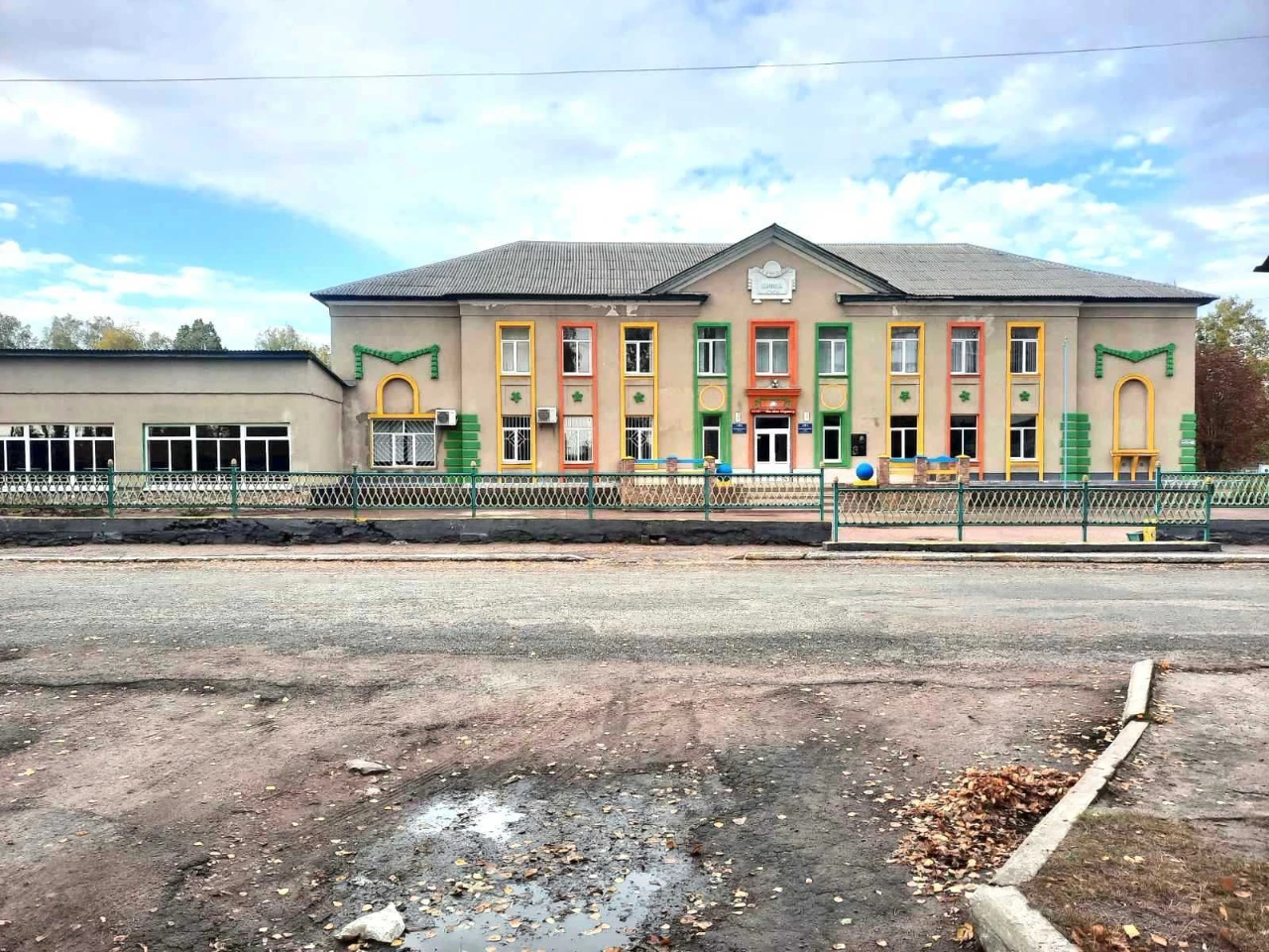 Продам простору 1 кім. квартиру, пгт Кварцитне, м.Овруч, чуд