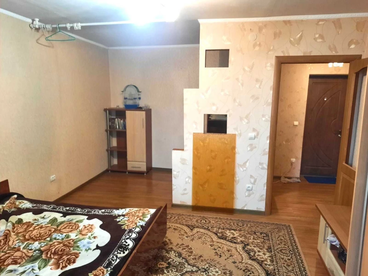 Продам простору 1 кім. квартиру, пгт Кварцитне, м.Овруч, чуд