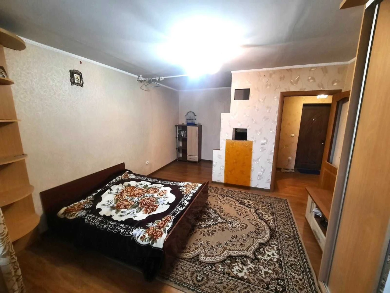 Продам простору 1 кім. квартиру, пгт Кварцитне, м.Овруч, чуд