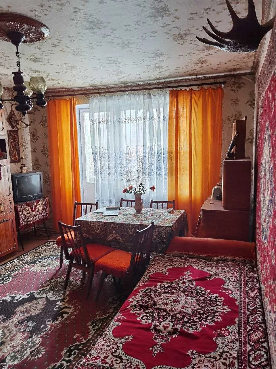 Продаж 4-кімнатної квартири в центрі міста