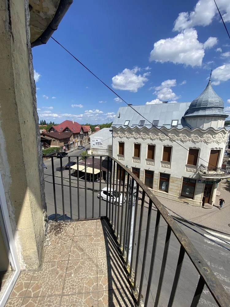 Продам 2-кімнатну квартиру в Берегові