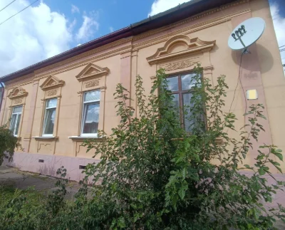 КВАРТИРА:94кв.м,ЦЕНТР,ІСТОРИЧНА ЗАБУДОВА,відмінний стан,підв