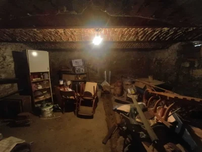 КВАРТИРА:94кв.м,ЦЕНТР,ІСТОРИЧНА ЗАБУДОВА,відмінний стан,підв