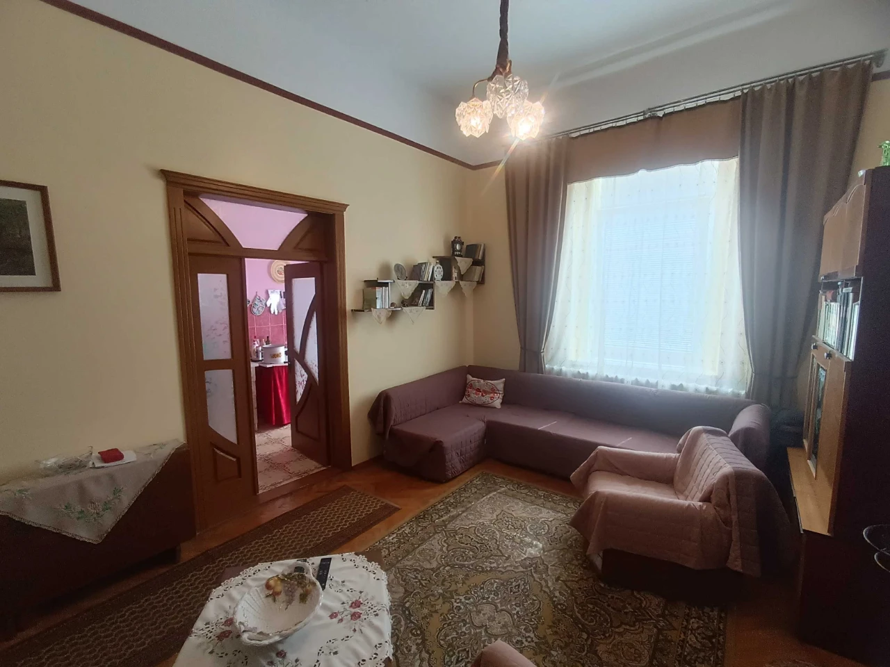 КВАРТИРА:94кв.м,ЦЕНТР,ІСТОРИЧНА ЗАБУДОВА,відмінний стан,підв