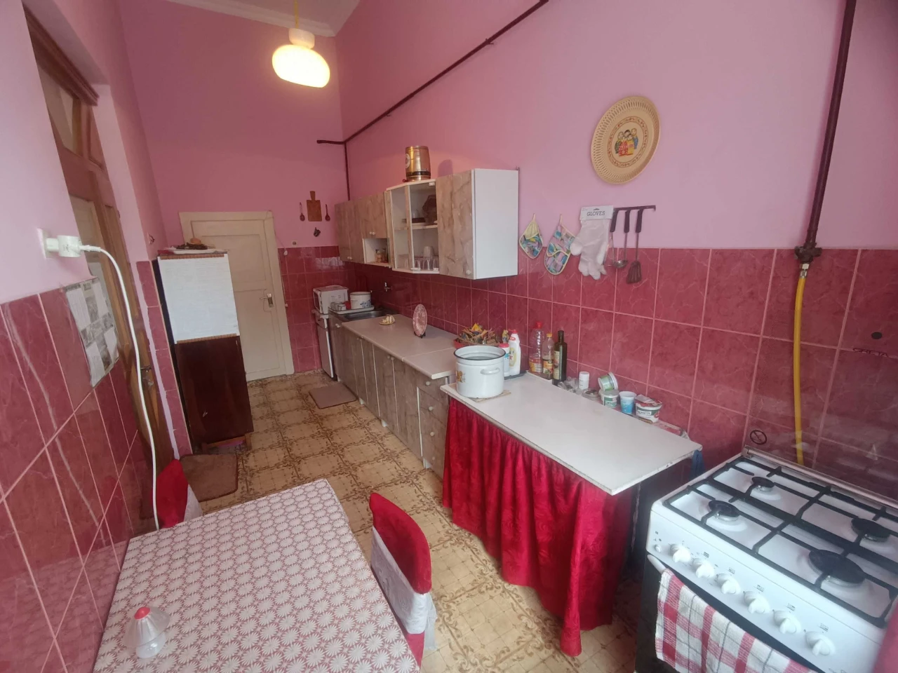 КВАРТИРА:94кв.м,ЦЕНТР,ІСТОРИЧНА ЗАБУДОВА,відмінний стан,підв