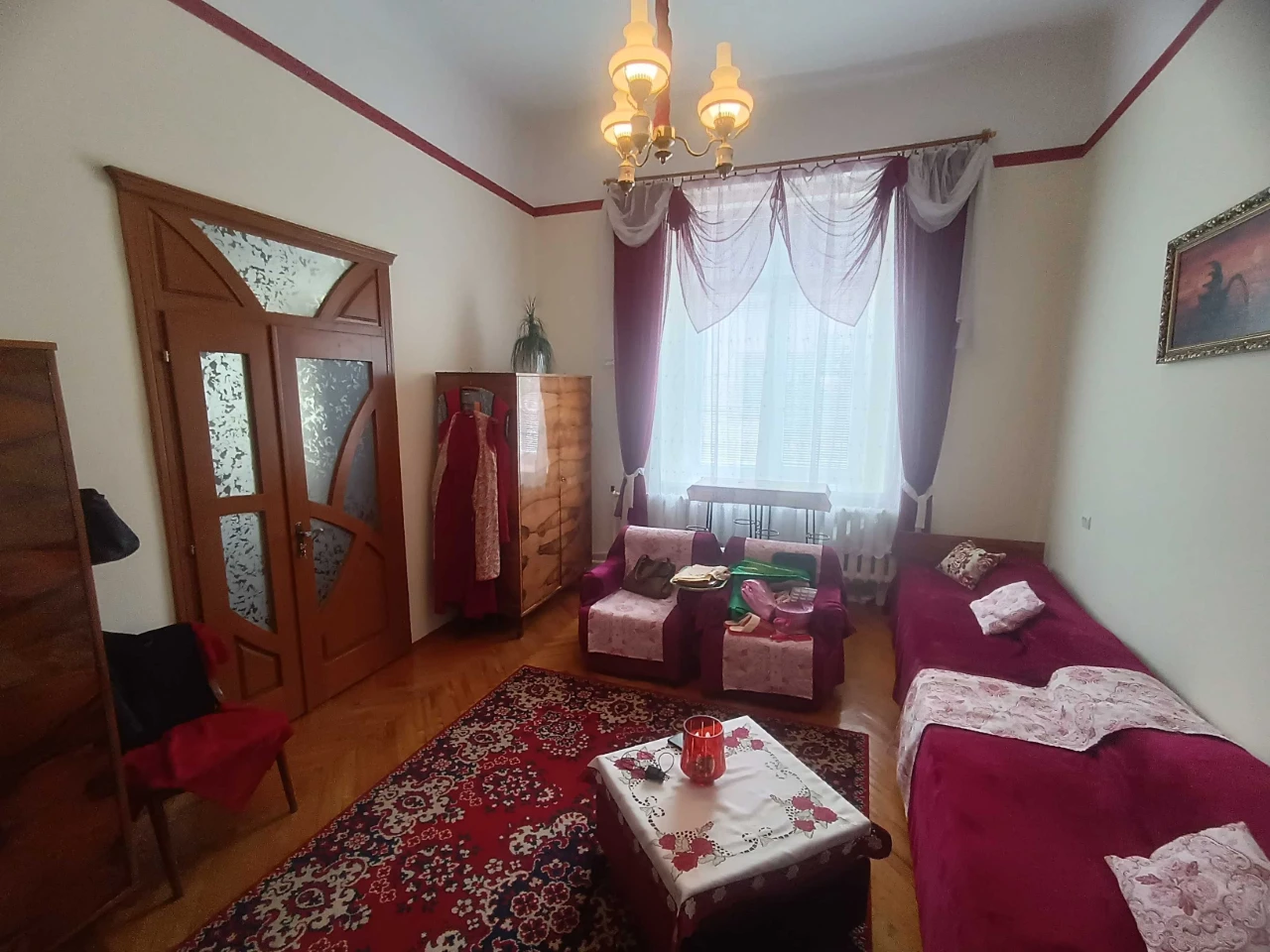КВАРТИРА:94кв.м,ЦЕНТР,ІСТОРИЧНА ЗАБУДОВА,відмінний стан,підв