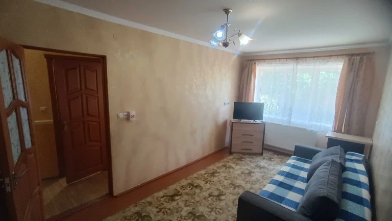 ПРОДАЖ ОДНОКІМНАТНОЇ КВАРТИРИ на 1-МУ ПОВЕРСІ з євроремонтом у
