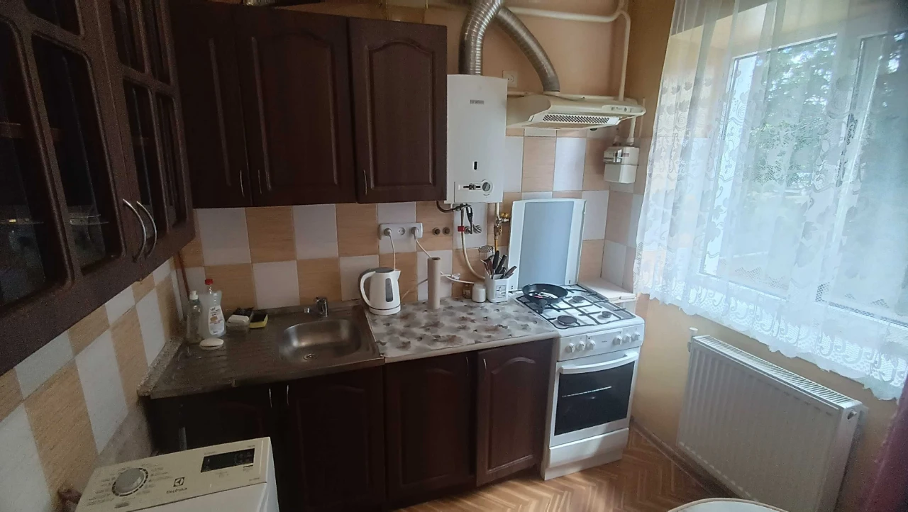 ПРОДАЖ ОДНОКІМНАТНОЇ КВАРТИРИ на 1 ПОВЕРСІ з євроремонтом у