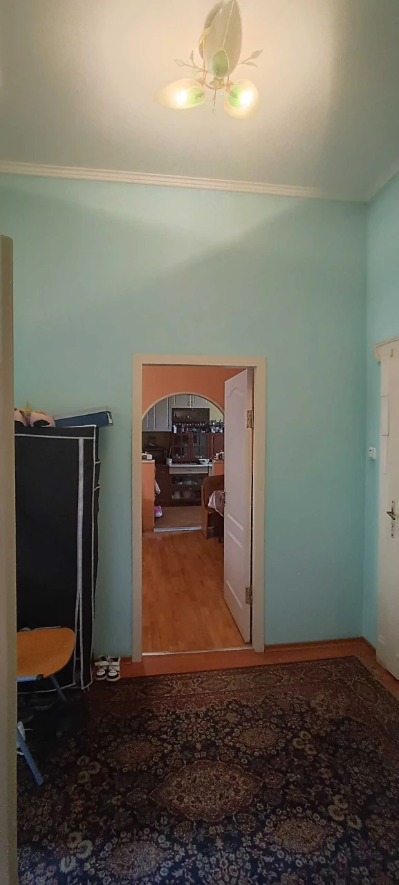 БЕЗПОСЕРЕДНЬО ЦЕНТР МІСТА! ІСТОРИЧНА будівля! 3 кім, 113 кв.