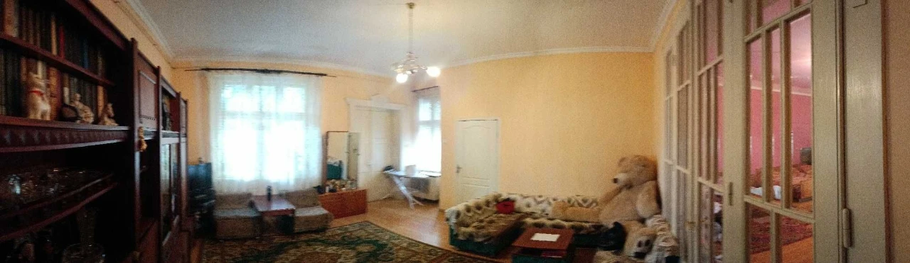 БЕЗПОСЕРЕДНЬО ЦЕНТР МІСТА! ІСТОРИЧНА будівля! 3 кім, 113 кв.