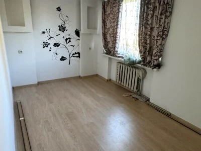 Продаж квартири, 3 кімнати, 81 м²