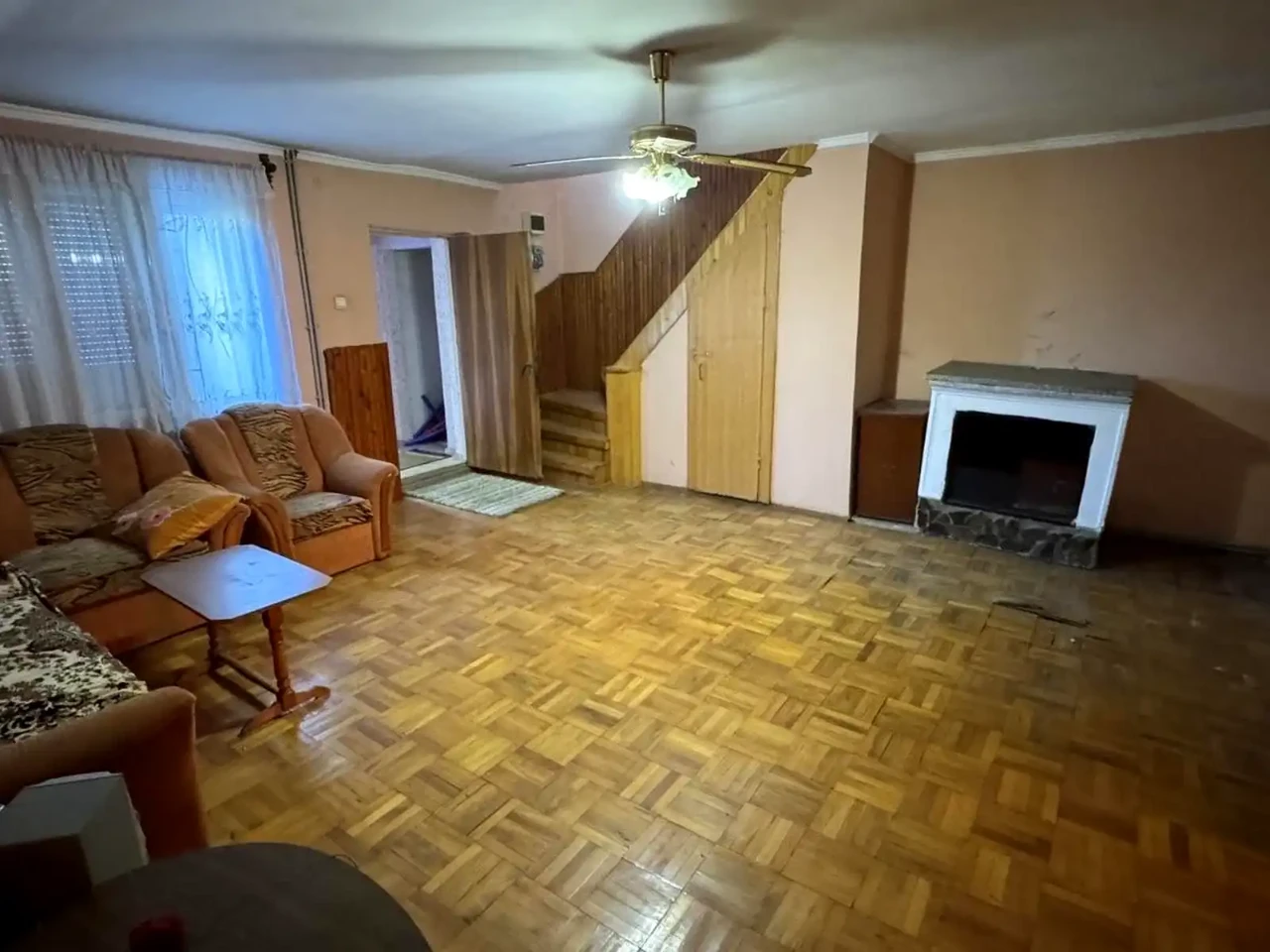Продаж квартири, 3 кімнати, 81 м²