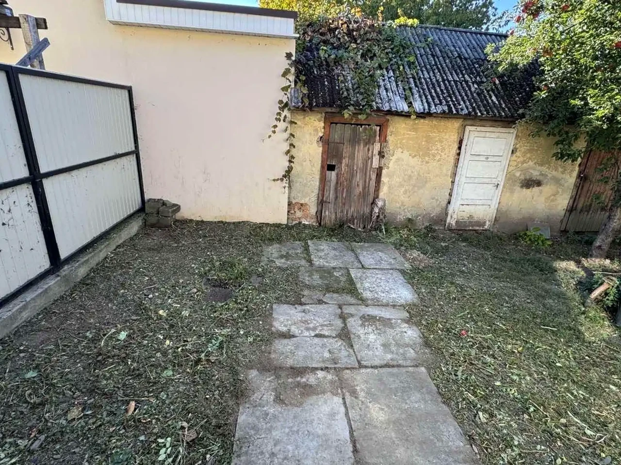 Продаж квартири, 3 кімнати, 81 м²