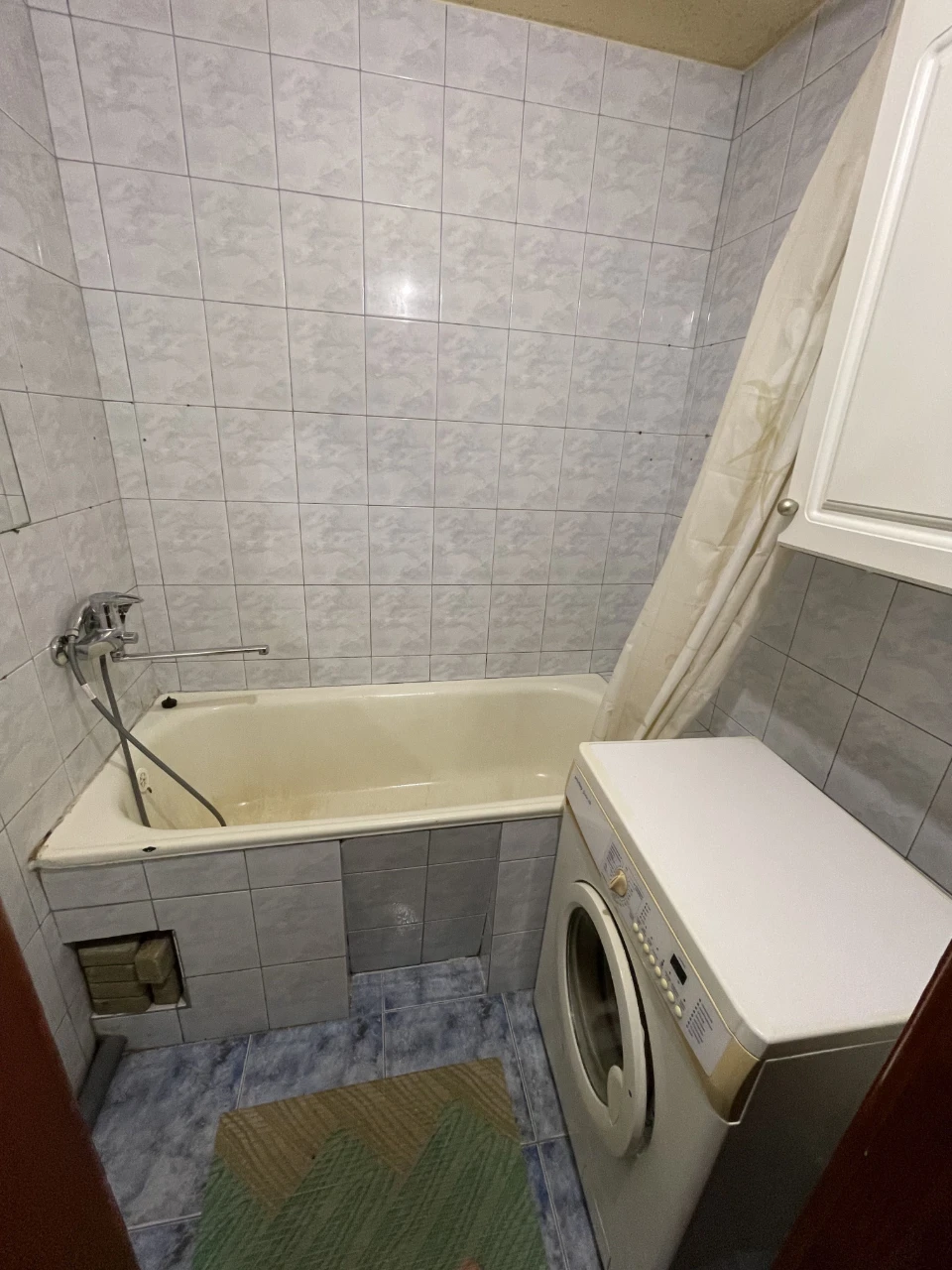 Продається 2-х кімнатна квартира в центрі м.Виноградів