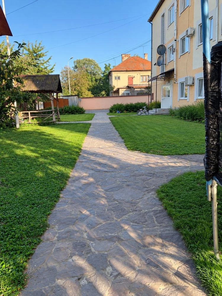 Продається 2х кімнатна квартира