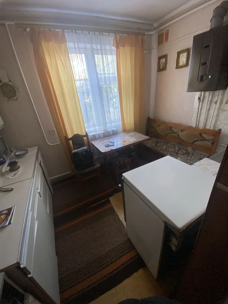 Продам двохкімнатну квартиру