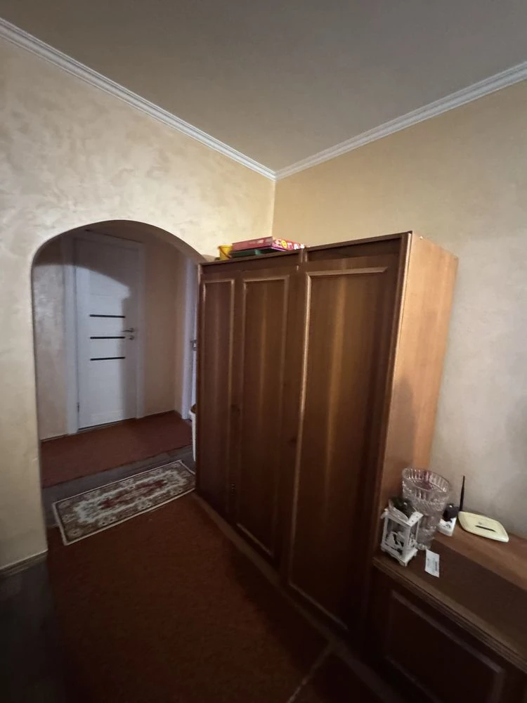 Продажа трехкомнатной квартиры в Росвигове