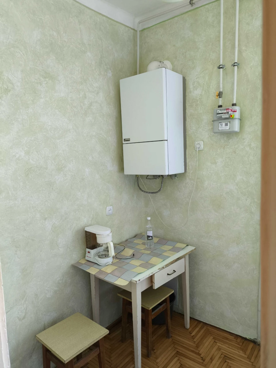 Продається двокімнатна квартира разом з гаражем!