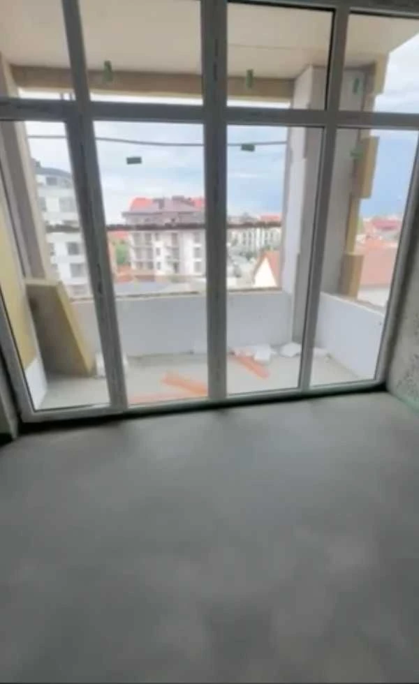Продам 2-кімнатну квартиру 76 м² у центрі Мукачева НИЖЧЕ РИН