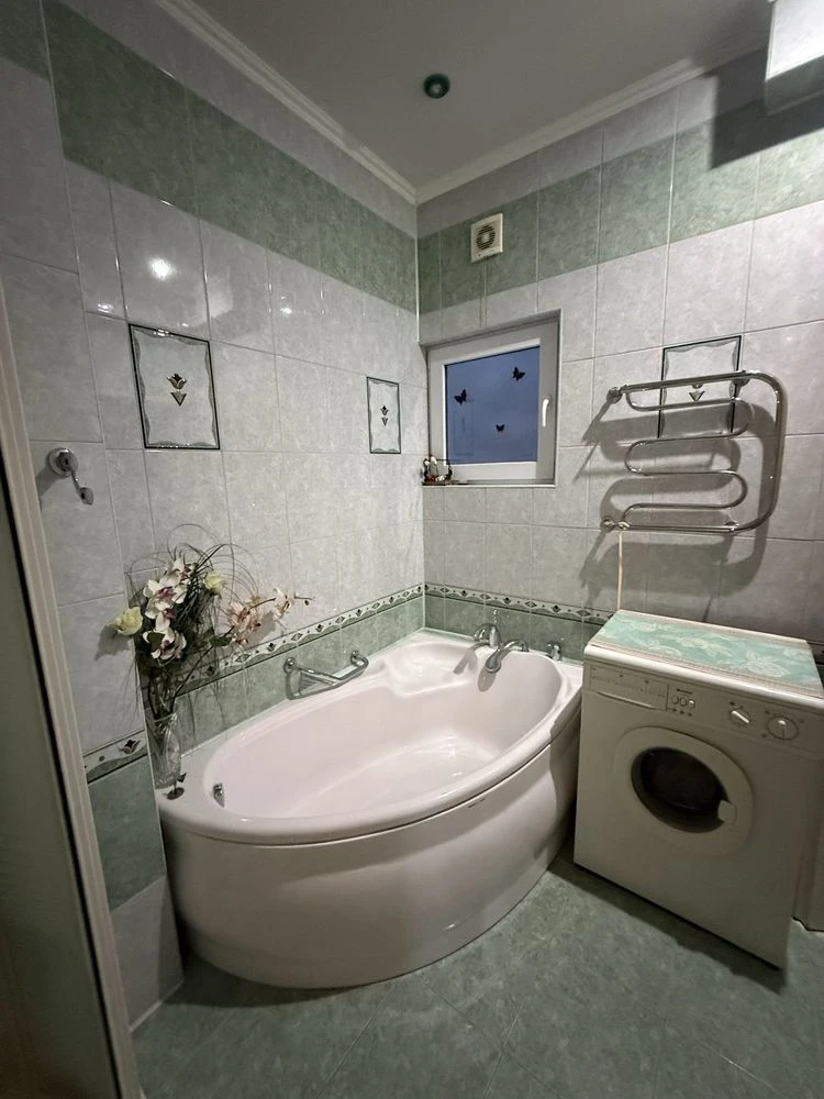 For Sale: Large 3-bedroom apartment in the city center