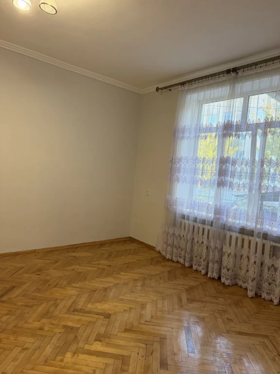 Продається двохкімнатна квартира