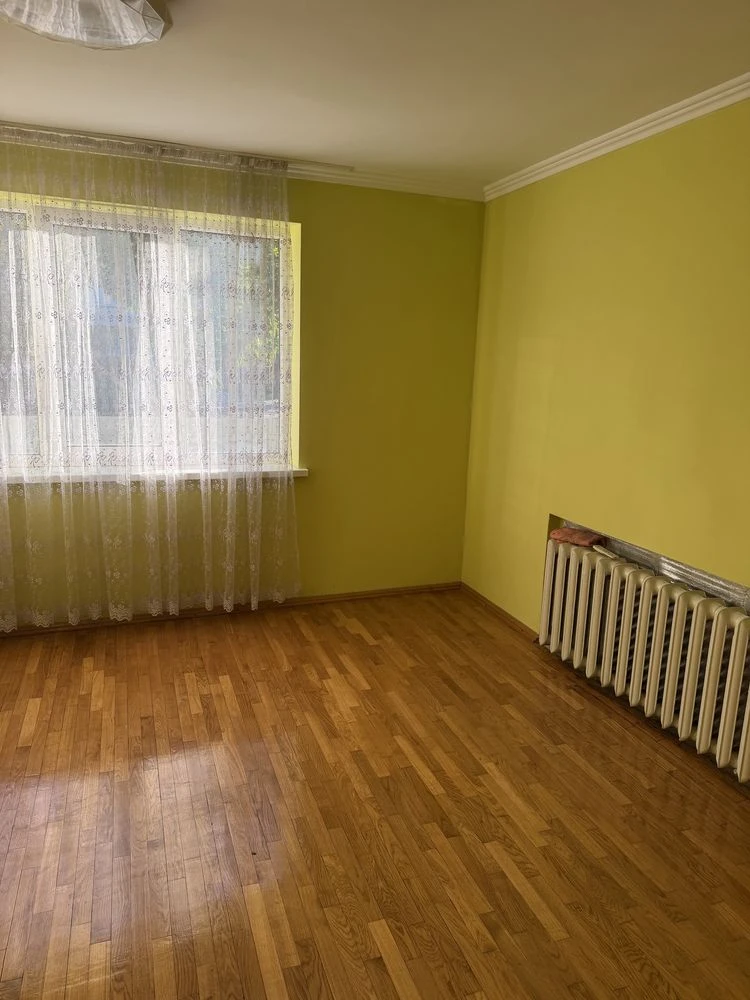 Продається двохкімнатна квартира