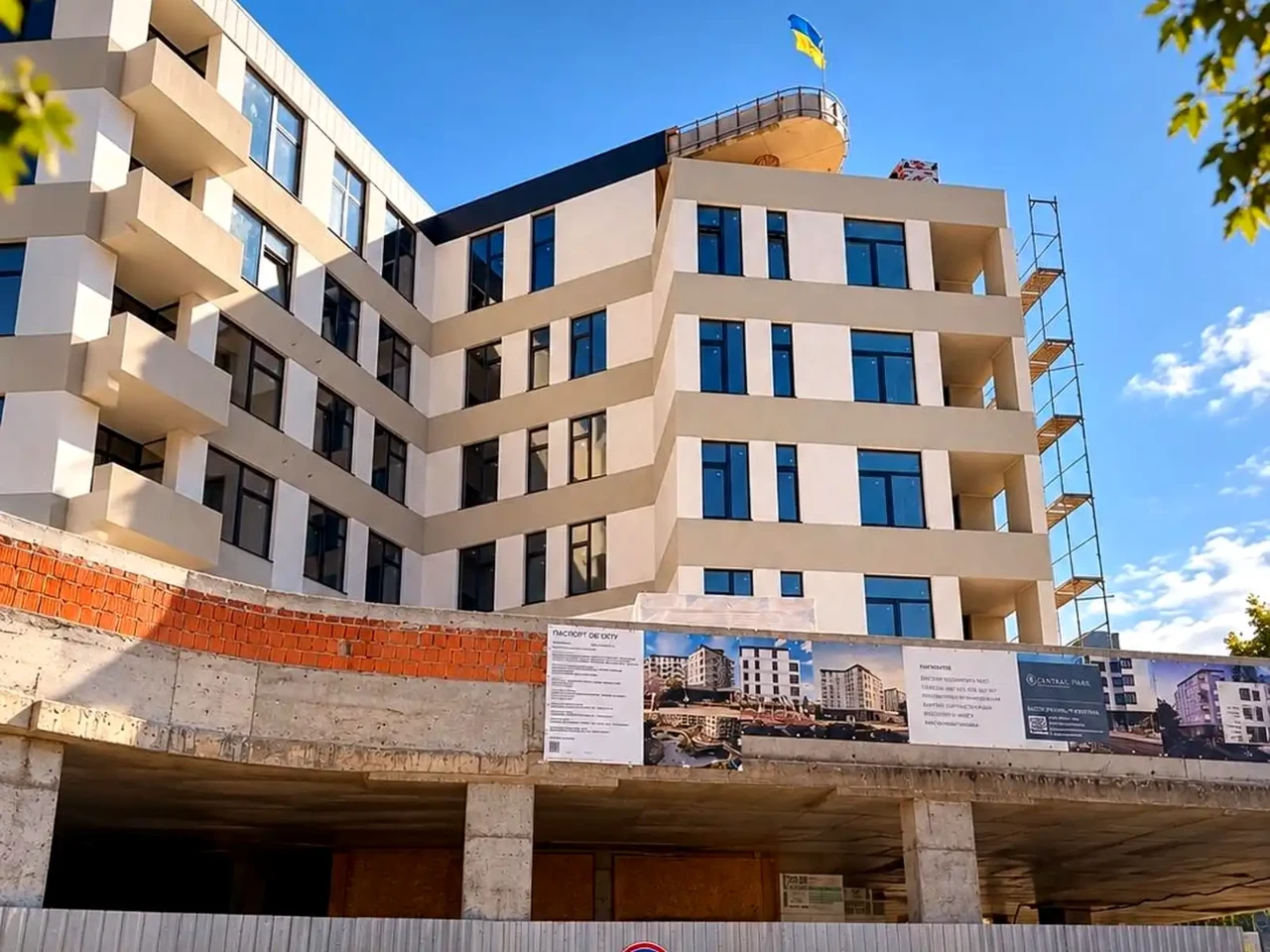 Sale of a 2-room apartment 76.15 m² on the 5th floor.
