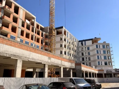 Sale of a 2-room apartment 76.15 m² on the 5th floor.