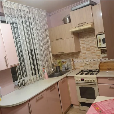 продається 2 кімнатна квартира в центрі Мукачева