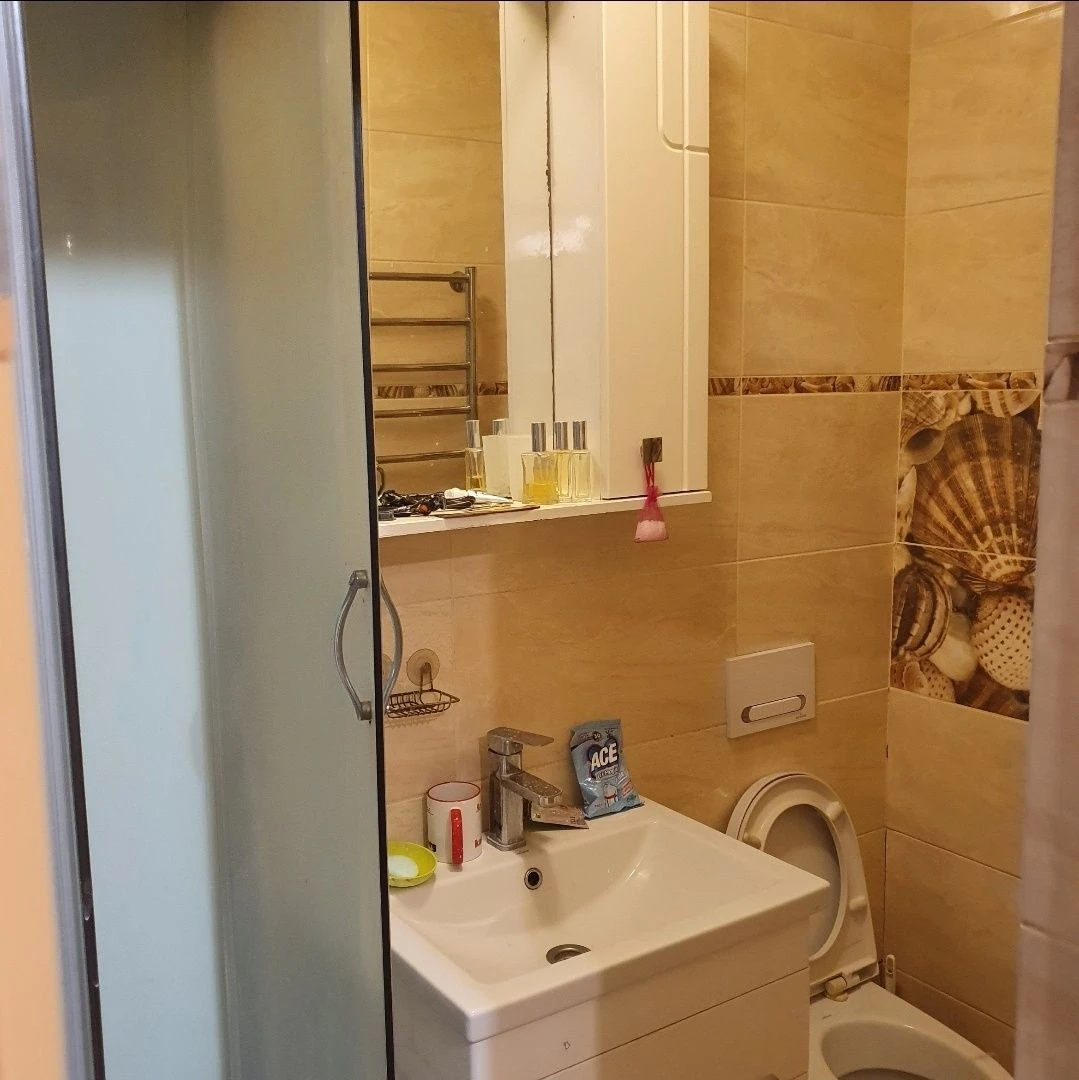 продається 2 кімнатна квартира в центрі Мукачева