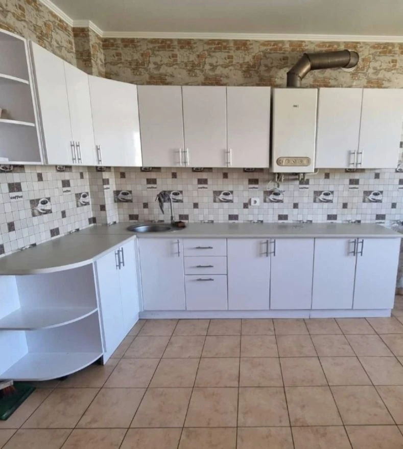 Sale of a large 2-room apartment in Rosivihvo.