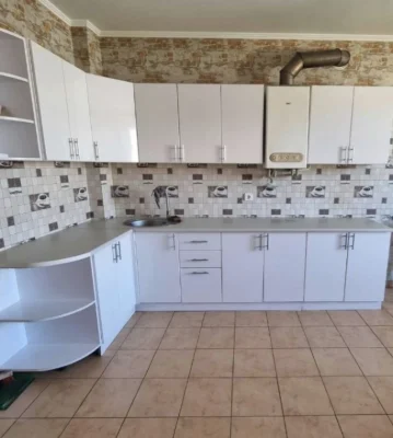 Sale of a large 2-room apartment in Rosivihvo.