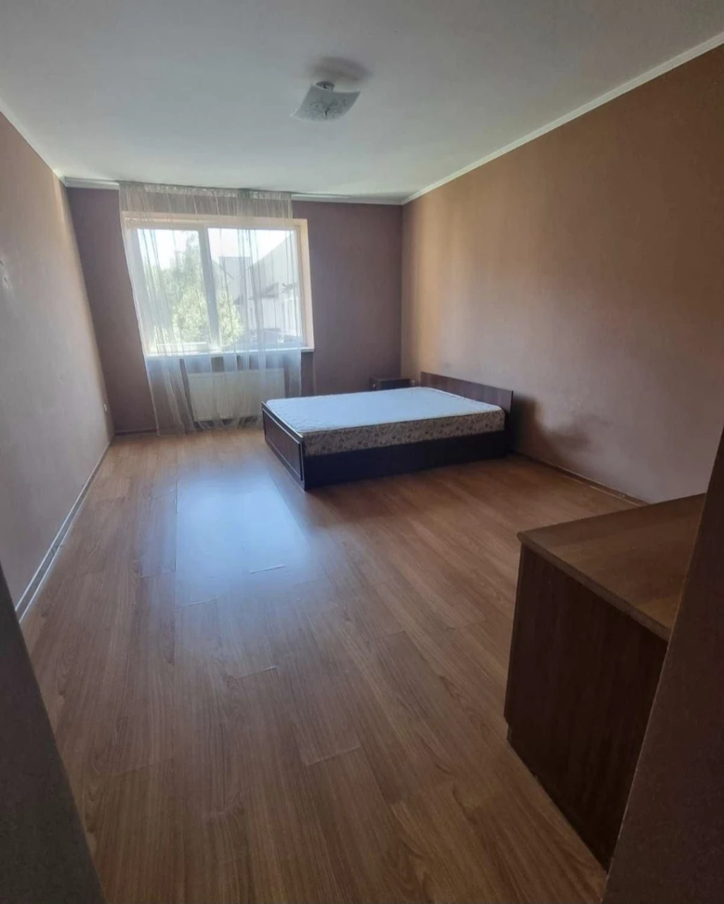 Sale of a large 2-room apartment in Rosivihvo.