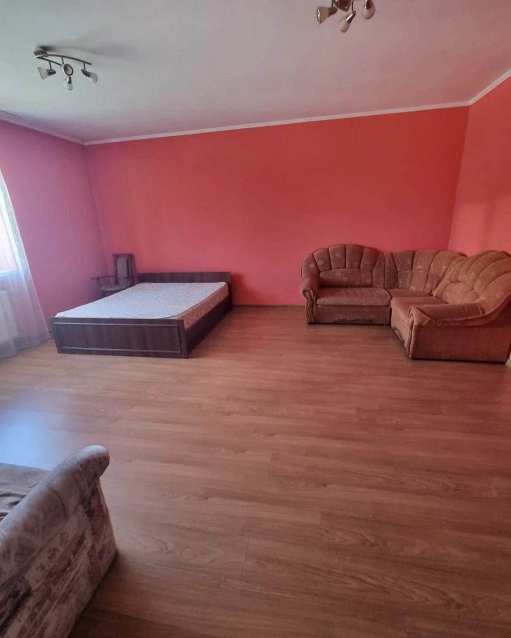 Sale of a large 2-room apartment in Rosivihvo.