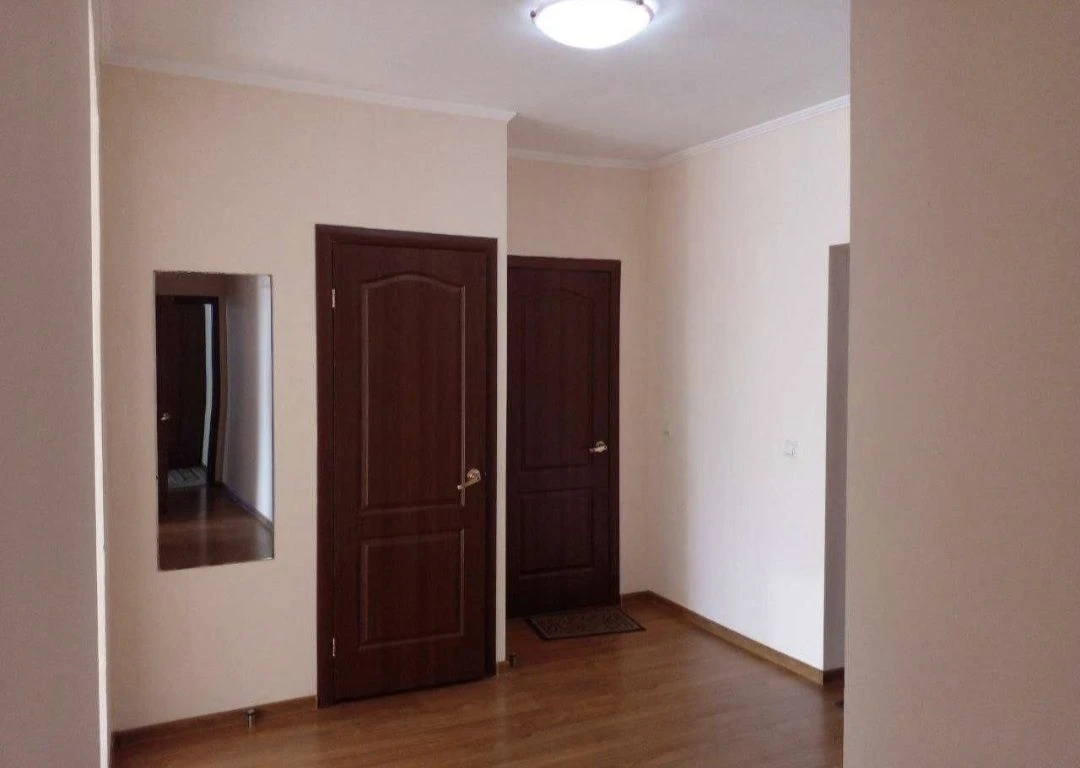 Sale of a large 2-room apartment in Rosivihvo.