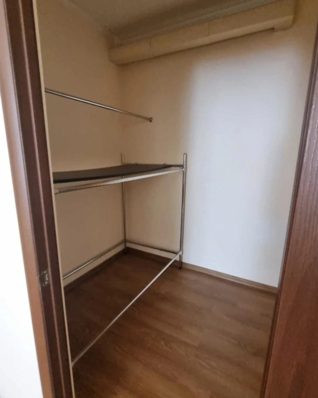 Sale of a large 2-room apartment in Rosivihvo.