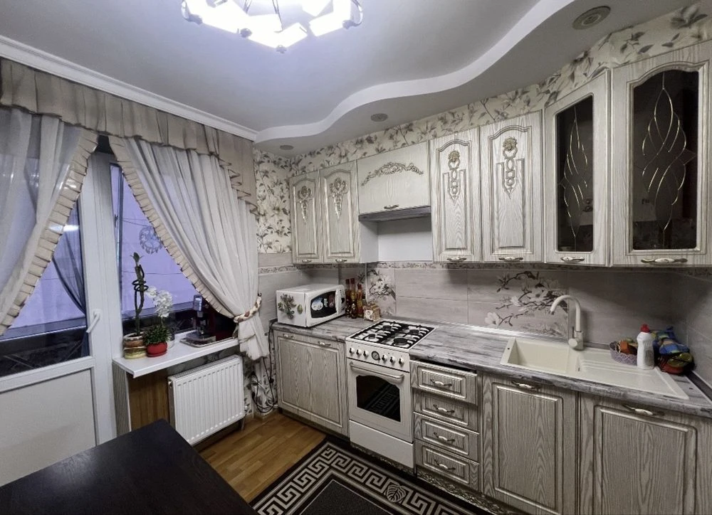 Від власника! Продаж великоі двокімнатноі квартири