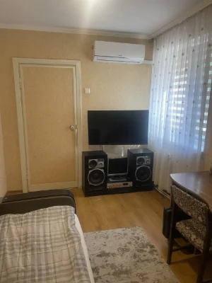 Продається 4х кім квартира, на 3му поверсі з 5ти. Першотравн