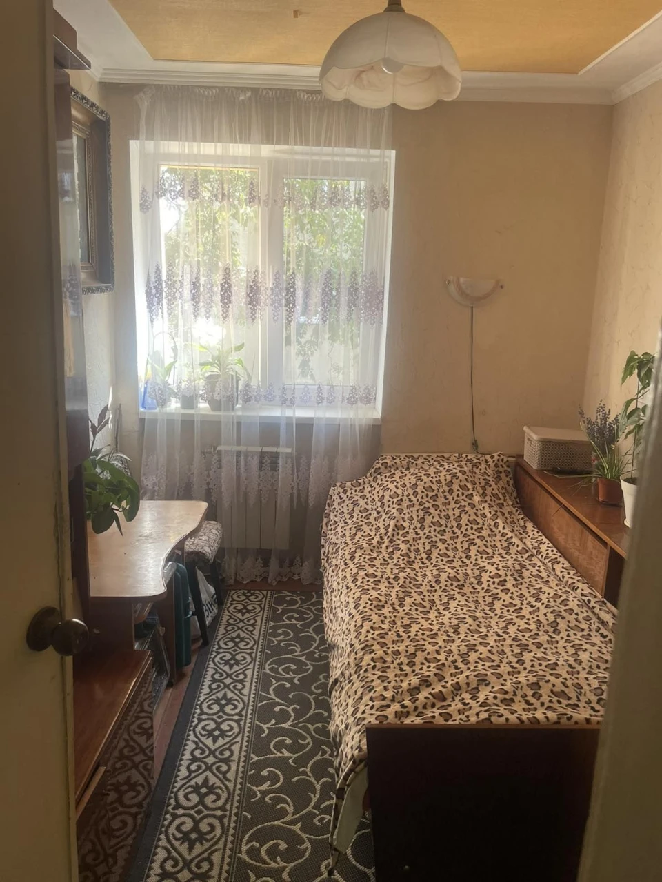 Продається 4х кім квартира, на 3му поверсі з 5ти. Першотравн